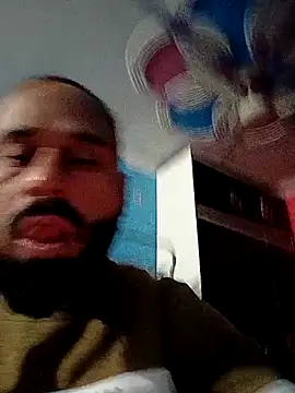 Snapshot of amitkumarkangra chatting on November 27, 1:18 am amitkumarkangra online show from November 27, 1:18 am