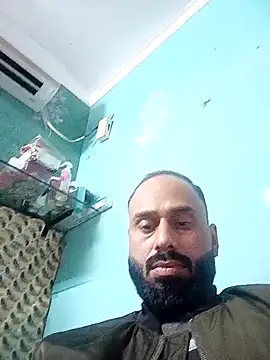 Snapshot of amitkumarkangra chatting on November 27, 1:24 pm amitkumarkangra online show from November 27, 1:24 pm