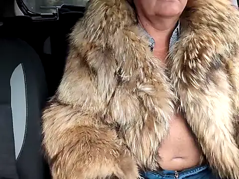 furgamer44 online show from September 26, 8:18 am