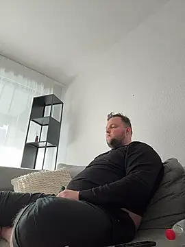 Snapshot of Matti1998sexy chatting on November 13, 9:41 am Matti1998sexy online show from November 13, 9:41 am