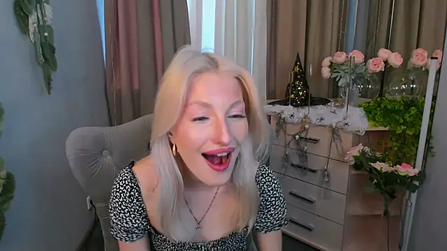 Sarrah blush online show from October 21, 1:12 pm