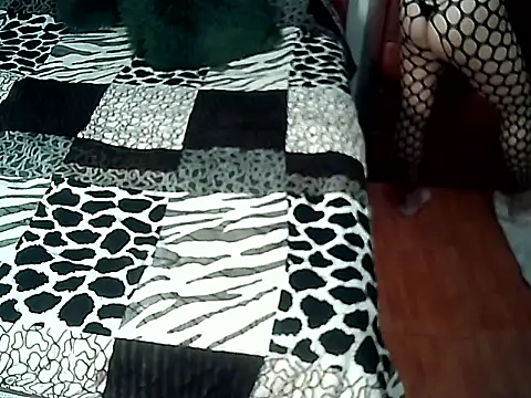 FallsForHerSmile online show from September 11, 3:23 pm