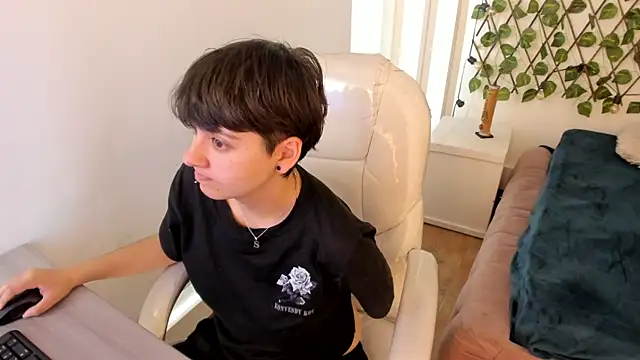 Snapshot of Nathaly_ds chatting on November 10, 7:46 pm Nathaly ds online show from November 10, 7:46 pm