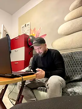 Snapshot of DavidMaros chatting on October 8, 8:45 am DavidMaros online show from October 8, 8:45 am