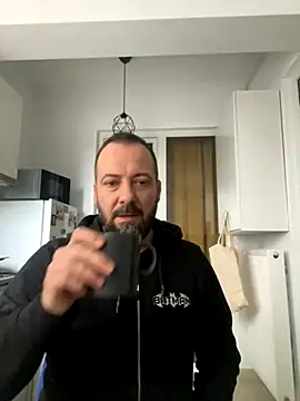 Snapshot of DavidMaros chatting on October 14, 5:52 am DavidMaros online show from October 14, 5:52 am