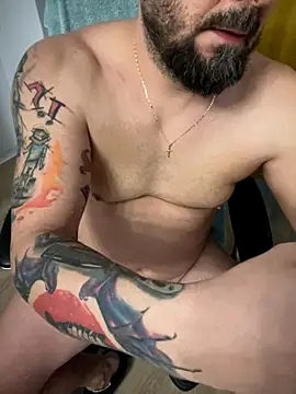 Snapshot of DavidMaros chatting on November 27, 6:59 am DavidMaros online show from November 27, 6:59 am