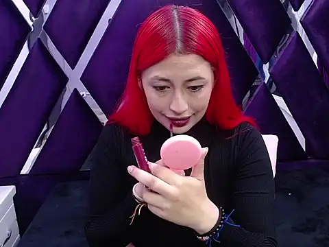 Snapshot of Melody_Klum_ chatting on October 9, 1:42 pm Melody Klum  online show from October 9, 1:42 pm