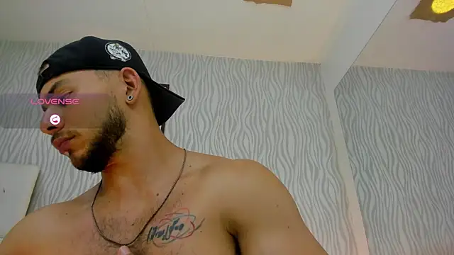 Snapshot of dylan_jacobx chatting on September 18, 3:19 am dylan jacobx online show from September 18, 3:19 am