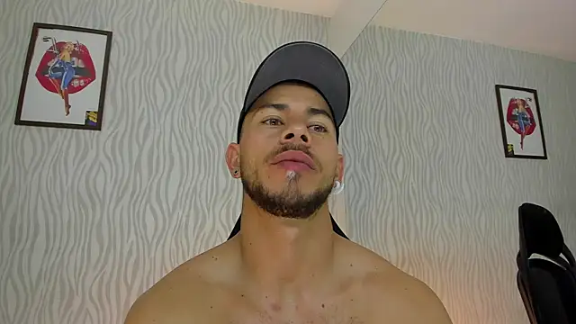 Snapshot of dylan_jacobx chatting on October 11, 3:17 am dylan jacobx online show from October 11, 3:17 am