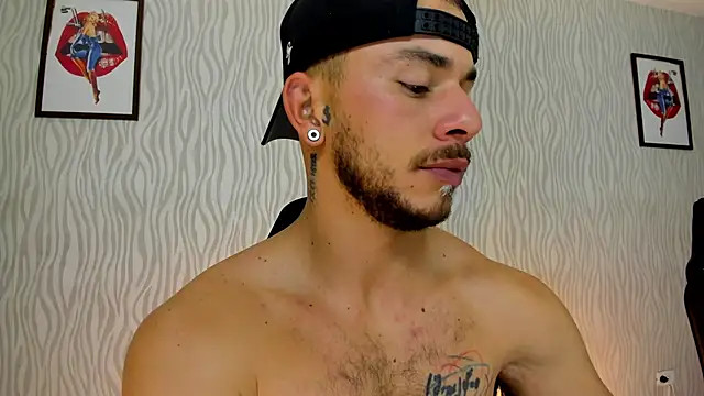 Snapshot of dylan_jacobx chatting on October 16, 2:56 am dylan jacobx online show from October 16, 2:56 am