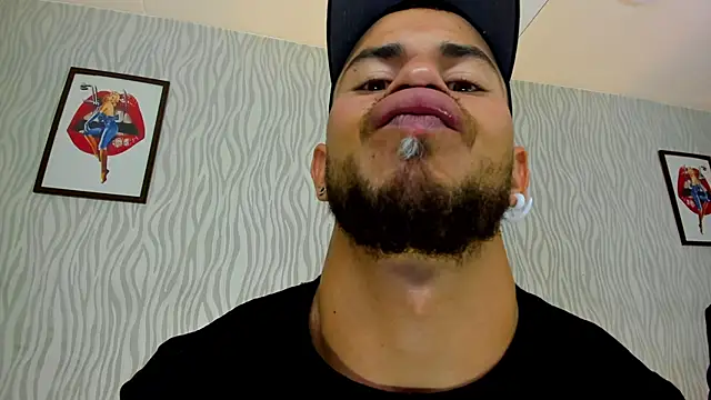 Snapshot of dylan_jacobx chatting on October 22, 3:29 am dylan jacobx online show from October 22, 3:29 am