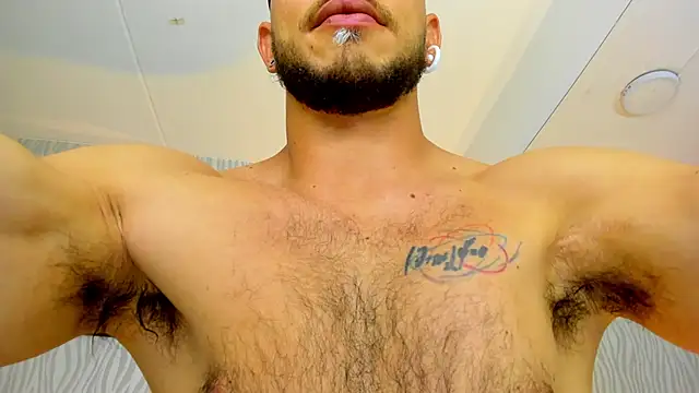 Snapshot of dylan_jacobx chatting on October 29, 3:31 am dylan jacobx online show from October 29, 3:31 am