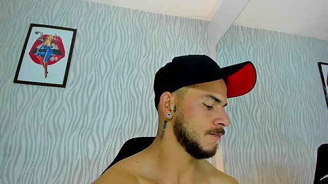 Snapshot of dylan_jacobx chatting on November 5, 3:17 am dylan jacobx online show from November 5, 3:17 am