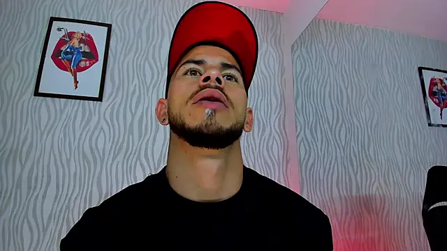 Snapshot of dylan_jacobx chatting on November 9, 3:16 am dylan jacobx online show from November 9, 3:16 am