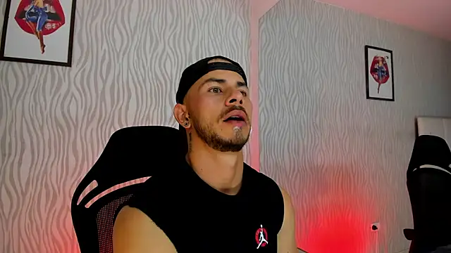 Snapshot of dylan_jacobx chatting on November 21, 3:05 am dylan jacobx online show from November 21, 3:05 am