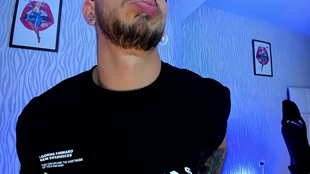 Snapshot of dylan_jacobx chatting on November 24, 3:39 am dylan jacobx online show from November 24, 3:39 am