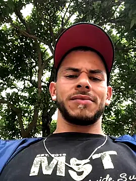 Snapshot of dylan_jacobx chatting on December 15, 5:39 pm dylan jacobx online show from December 15, 5:39 pm