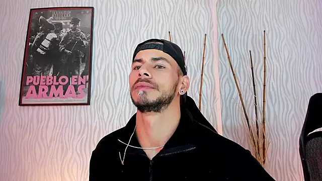 Snapshot of dylan_jacobx chatting on January 16, 3:54 am dylan jacobx online show from January 16, 3:54 am