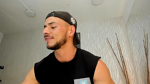 Snapshot of dylan_jacobx chatting on February 17, 8:15 pm dylan jacobx online show from February 17, 8:15 pm