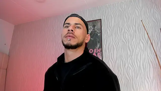 Snapshot of dylan_jacobx chatting on February 23, 2:31 am dylan jacobx online show from February 23, 2:31 am