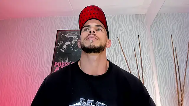 Snapshot of dylan_jacobx chatting on February 25, 4:00 am dylan jacobx online show from February 25, 4:00 am