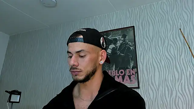 Snapshot of dylan_jacobx chatting on March 4, 2:28 am dylan jacobx online show from March 4, 2:28 am