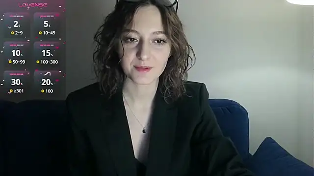 white liillyy online show from March 8, 9:51 pm