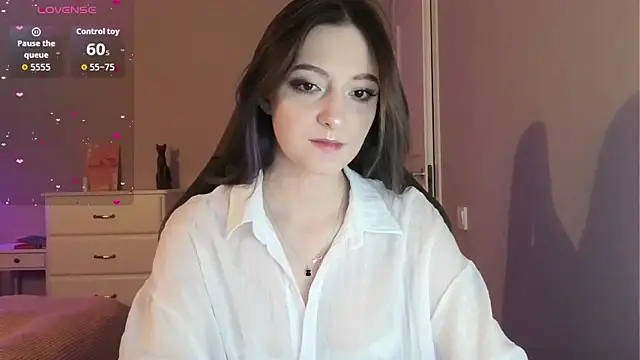 white liillyy online show from May 5, 9:23 pm