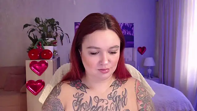 Snapshot of goddes_goldie chatting on February 14, 10:07 am goddes goldie online show from February 14, 10:07 am