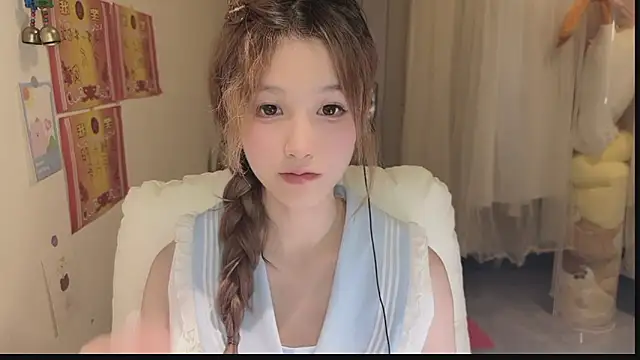 Snapshot of FuFu-puff chatting on October 13, 1:00 pm FuFu-puff online show from October 13, 1:00 pm