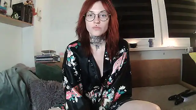 Snapshot of Zelesuida chatting on November 2, 7:27 pm Zelesuida online show from November 2, 7:27 pm