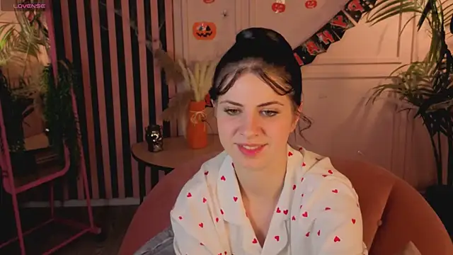 Snapshot of Wander_Waves chatting on November 1, 8:44 pm Wander Waves online show from November 1, 8:44 pm