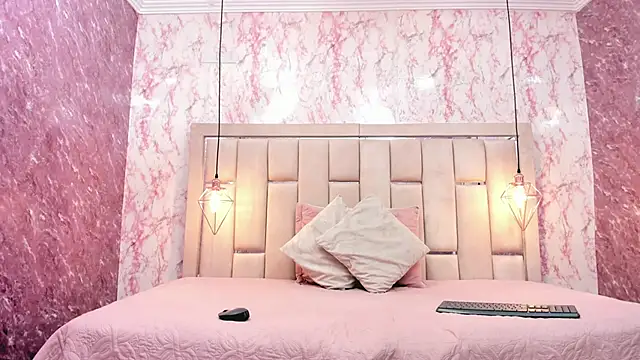 Snapshot of WILD_FIREE_ chatting on November 20, 7:46 pm WILD FIREE online show from November 20, 7:46 pm