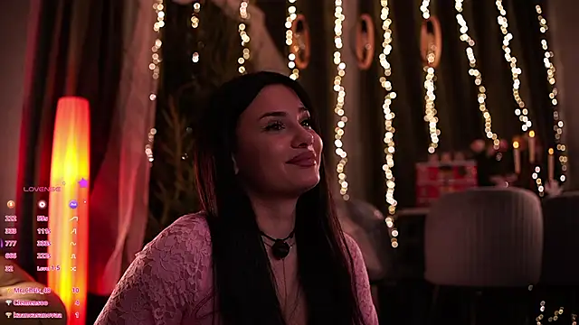 Snapshot of MaryHols chatting on December 14, 5:40 pm MaryHols online show from December 14, 5:40 pm