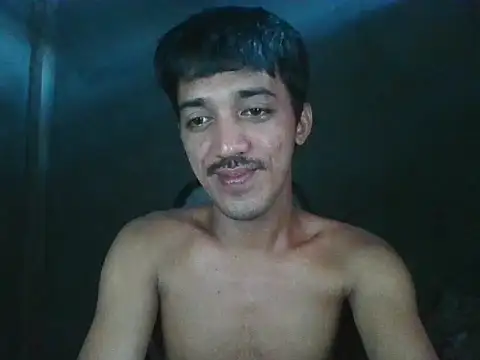 Snapshot of RowyCam chatting on October 31, 12:00 am RowyCam online show from October 31, 12:00 am