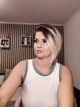 Mayaaaaaa  online show from November 22, 8:30 pm