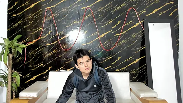 Snapshot of invincible200 chatting on September 13, 1:33 pm invincible200 online show from September 13, 1:33 pm