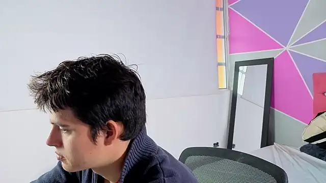 Snapshot of invincible200 chatting on October 8, 3:09 pm invincible200 online show from October 8, 3:09 pm