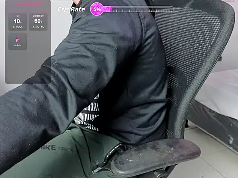 Snapshot of invincible200 chatting on October 18, 2:40 pm invincible200 online show from October 18, 2:40 pm