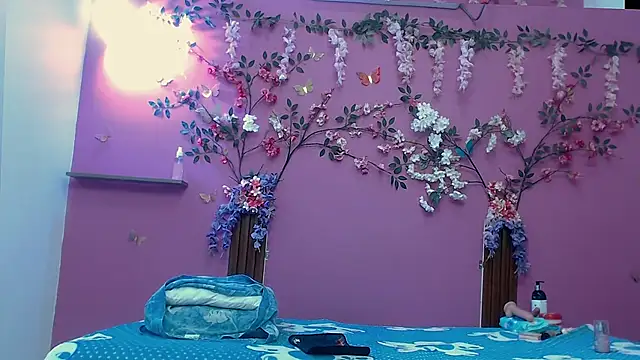 skinnybarbie022 online show from September 26, 12:47 am