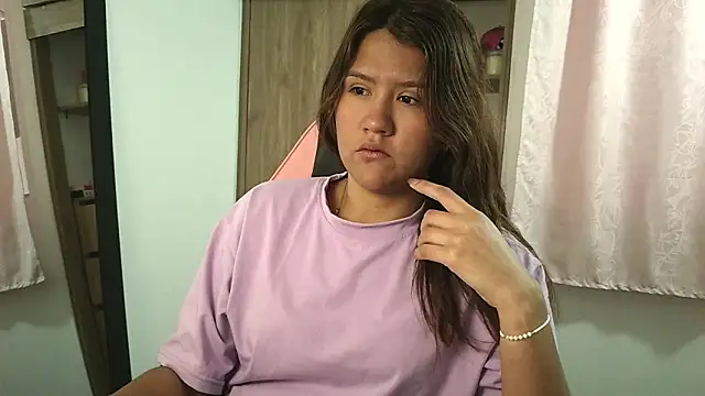 Oliviawatson1 online show from October 2, 12:12 pm