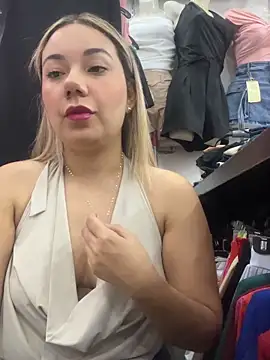 Snapshot of Fabii15 chatting on September 24, 12:14 am Fabii15 online show from September 24, 12:14 am