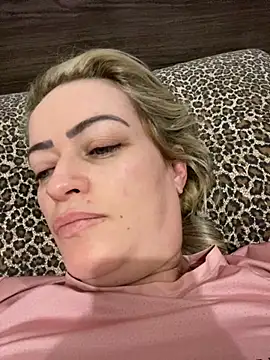 Snapshot of Alerquinasc chatting on September 21, 10:44 pm Alerquinasc online show from September 21, 10:44 pm