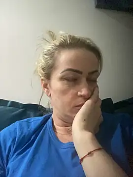 Snapshot of Alerquinasc chatting on October 14, 11:49 pm Alerquinasc online show from October 14, 11:49 pm