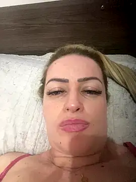 Snapshot of Alerquinasc chatting on October 18, 3:53 am Alerquinasc online show from October 18, 3:53 am