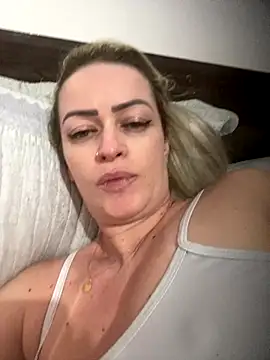 Snapshot of Alerquinasc chatting on October 30, 6:15 am Alerquinasc online show from October 30, 6:15 am