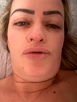 Snapshot of Alerquinasc chatting on October 31, 12:06 pm Alerquinasc online show from October 31, 12:06 pm