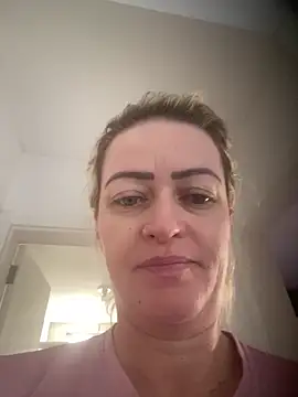 Snapshot of Alerquinasc chatting on December 19, 9:38 am Alerquinasc online show from December 19, 9:38 am