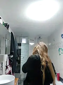 Snapshot of Alisasex@xh chatting on March 22, 3:53 pm Alisasexxh online show from March 22, 3:53 pm