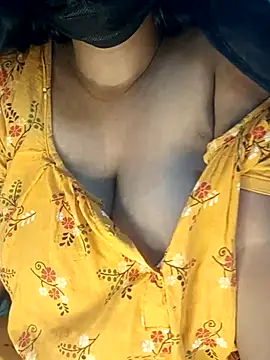 Snapshot of yoursexy_rumi chatting on November 12, 1:55 pm yoursexy rumi online show from November 12, 1:55 pm